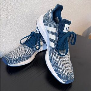 Adidas Swift Run men’s running shoes 9.5
